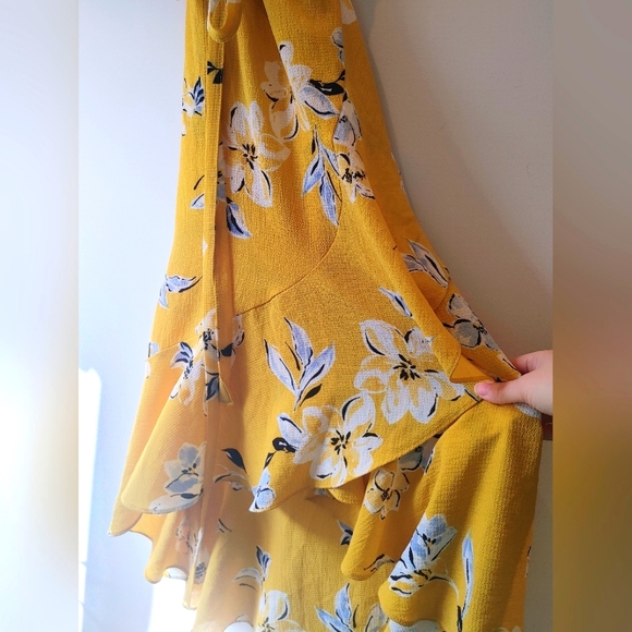 Donna Morgan Yellow Floral Wrap Dress Size 6 - Picture 4 of 11